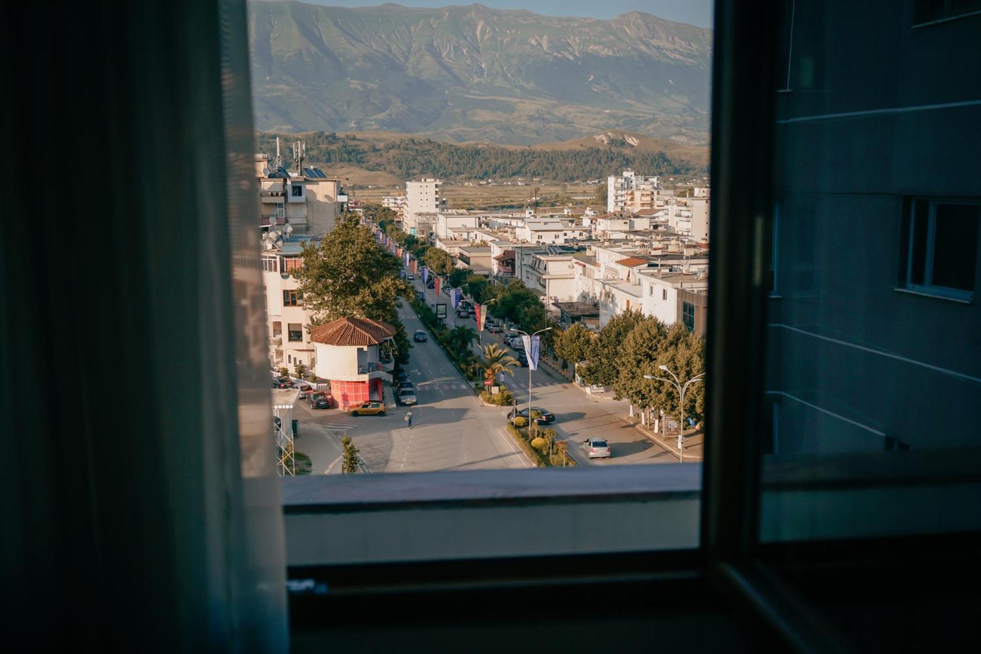 Center Hotel Gjirokastër Exterior foto